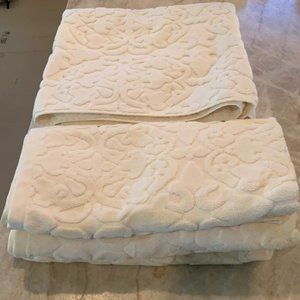 Plush Scrolled Towel